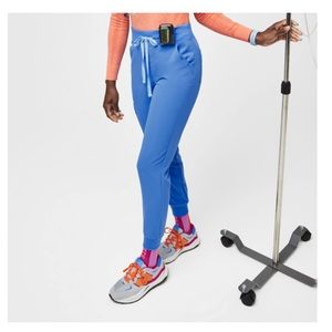 High Waisted Zamora joggers size xs petite